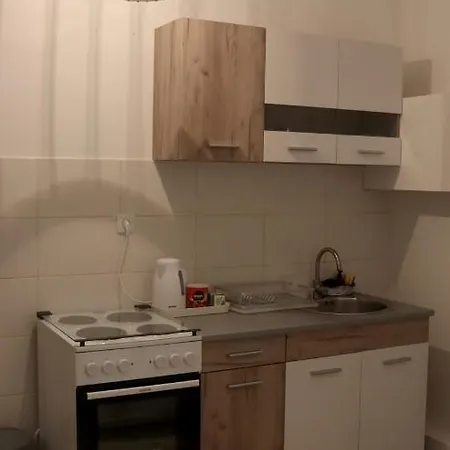 Renovated With Jacuzzi In