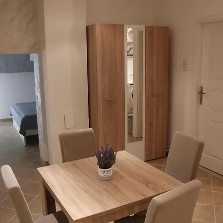 Renovated With Jacuzzi In